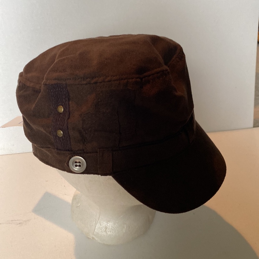 NWT Set of four women’s caps - Picture 4 of 5